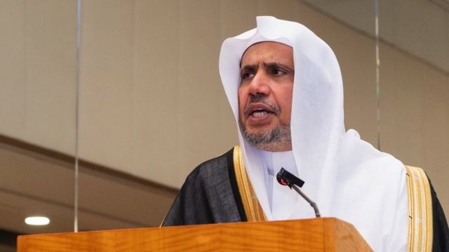 الشيخ السعودي محمد العيسى يثير الجدل بفتوى خطيره حول أكل لحم الخنزير