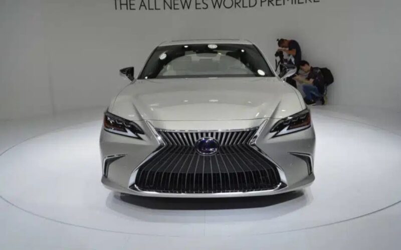 ​​لا تفوت الفرصة .. اشتري ارخص عروض سيارات لكزس LEXUS ES350 في السعودية وغيرها تبدأ من هذا السعر الغير متوقع