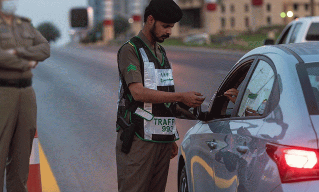 المرور السعودي يحذر أصحاب السيارات القديمة والحديثة من مخالفة جديدة عقوبتها السجن ومصادرة المركبة وغرامة مالية 60 ألف ريال