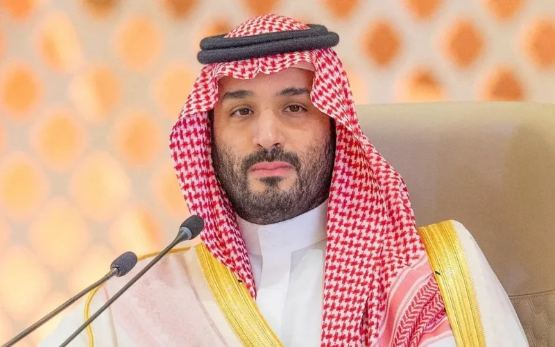 شاهد ولي العهد الأمير محمد بن سلمان حاضراً في الملعب لمؤزرة المنتخب السعودي ضد نظيره العراقي